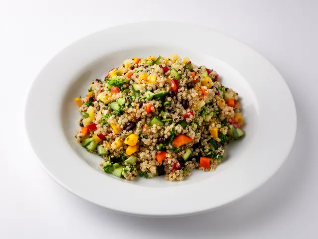 Low FODMAP Quinoa and Vegetable Salad