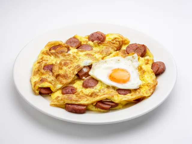 Low FODMAP Sausage and Egg Omelet